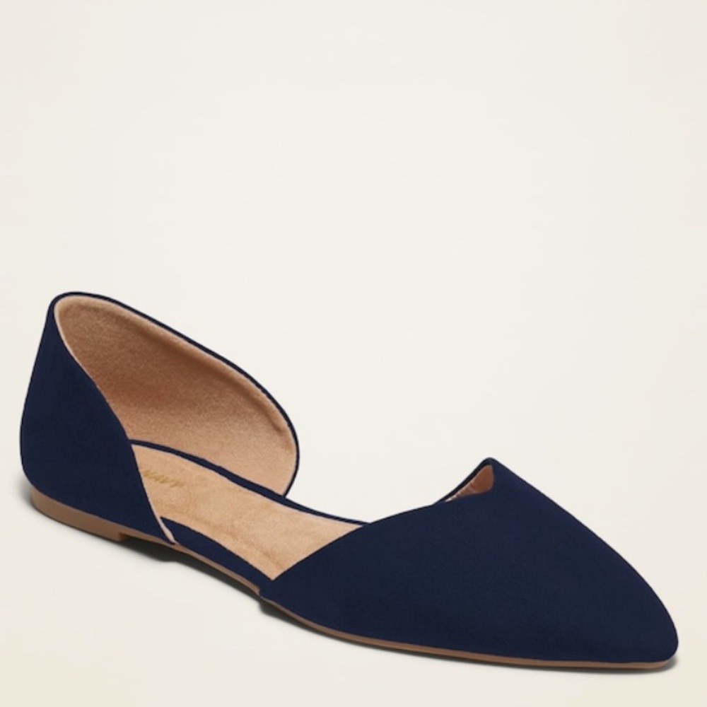 Pointed toe flat